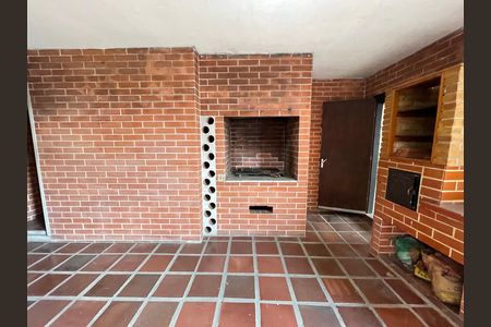 Casa à venda com 200m², 4 quartos e 2 vagasChurrasqueira