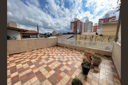 Casa à venda com 200m², 4 quartos e 2 vagasVaranda