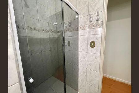 Casa à venda com 200m², 4 quartos e 2 vagasBanheiro 2
