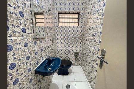 Casa à venda com 200m², 4 quartos e 2 vagasBanheiro 3