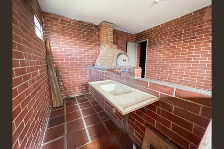 Casa à venda com 200m², 4 quartos e 2 vagasChurrasqueira
