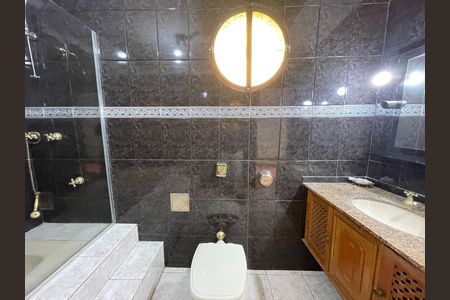 Casa à venda com 200m², 4 quartos e 2 vagasBanheiro 1