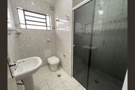 Casa à venda com 200m², 4 quartos e 2 vagasBanheiro 2
