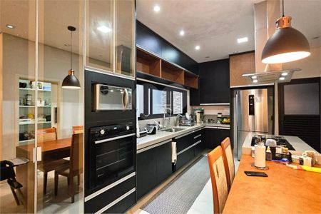 Casa à venda com 4 quartos, 236m² em Medeiros, Jundiaí