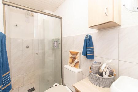 Casa de condomínio para alugar com 90m², 3 quartos e 2 vagas Casa de condomínio para alugar com 90m², 3 quartos e 2 vagasBanheiro da Suíte