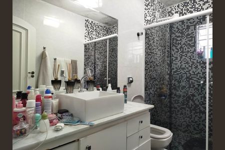 Casa à venda com 150m², 3 quartos e 2 vagasBanheiro 1 - suíte