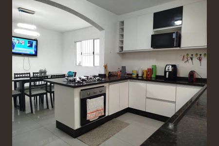 Casa à venda com 150m², 3 quartos e 2 vagasCozinha americana