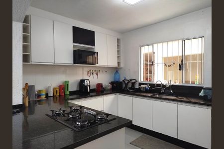 Casa à venda com 150m², 3 quartos e 2 vagasCozinha americana