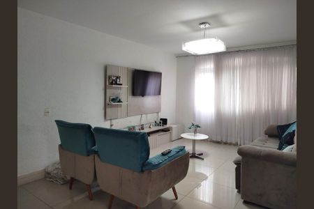 Casa à venda com 150m², 3 quartos e 2 vagasSala