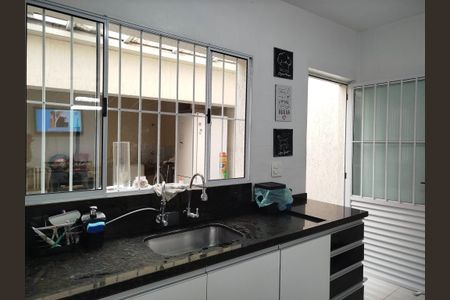Casa à venda com 150m², 3 quartos e 2 vagasCozinha americana