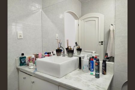 Casa à venda com 150m², 3 quartos e 2 vagasBanheiro 1 - suíte