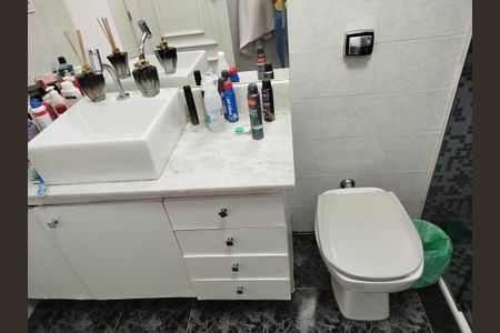 Casa à venda com 150m², 3 quartos e 2 vagasBanheiro 1 - suíte