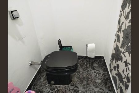 Casa à venda com 150m², 3 quartos e 2 vagasBanheiro 3