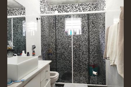Casa à venda com 150m², 3 quartos e 2 vagasBanheiro 1 - suíte