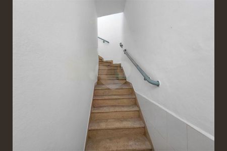 Casa à venda com 4 quartos, 208m² em Vila Bertioga, São Paulo