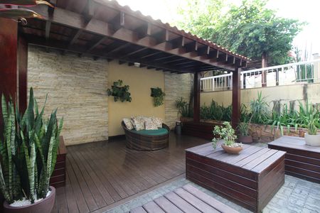 Apartamento à venda com 60m², 2 quartos e 1 vagaCondomínio