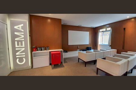 Apartamento à venda com 92m², 2 quartos e 1 vagaSala de Cinema