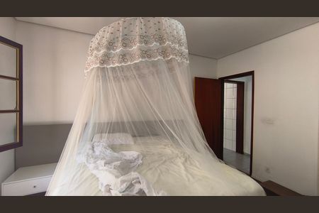 Casa à venda com 425m², 2 quartos e 8 vagasSuíte
