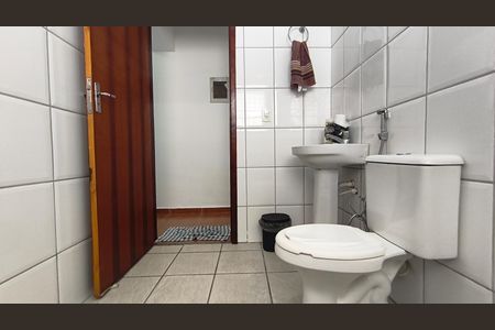 Casa à venda com 425m², 2 quartos e 8 vagasBanheiro