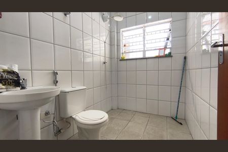 Casa à venda com 425m², 2 quartos e 8 vagasBanheiro
