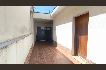 Casa à venda com 425m², 2 quartos e 8 vagasCorredor