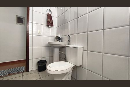 Casa à venda com 425m², 2 quartos e 8 vagasBanheiro