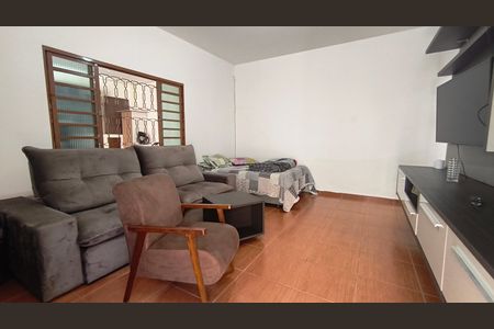 Casa à venda com 425m², 2 quartos e 8 vagasSala