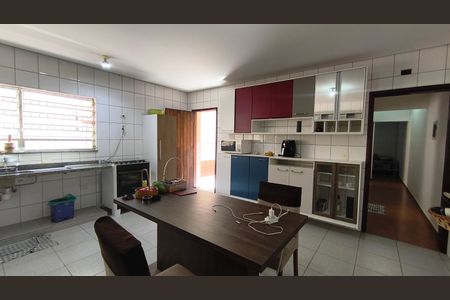 Casa à venda com 425m², 2 quartos e 8 vagasCozinha