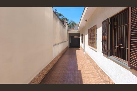 Casa à venda com 425m², 2 quartos e 8 vagasCorredor