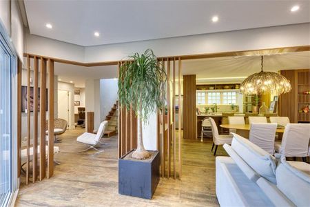 Casa à venda com 5 quartos, 200m² em Santo Amaro, São Paulo