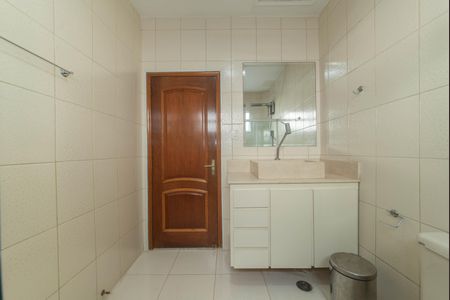 Casa para alugar com 150m², 3 quartos e 2 vagasBanheiro