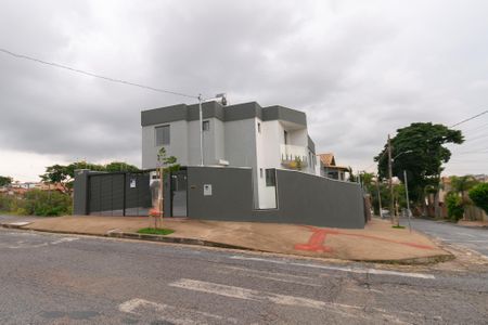 Casa à venda com 163m², 3 quartos e 2 vagas