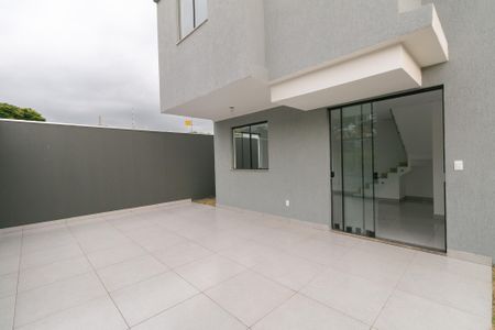 Casa à venda com 163m², 3 quartos e 2 vagas