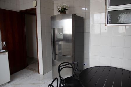 Apartamento para alugar com 150m², 4 quartos e 2 vagasCozinha e Área de Serviço