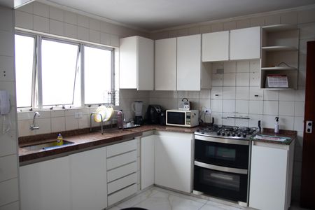 Apartamento para alugar com 150m², 4 quartos e 2 vagasCozinha e Área de Serviço