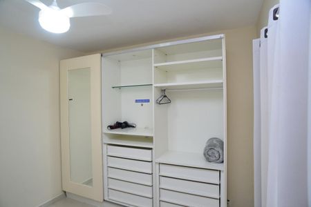 Casa de condomínio à venda com 220m², 5 quartos e 2 vagas Casa de condomínio à venda com 220m², 5 quartos e 2 vagasQuarto 2