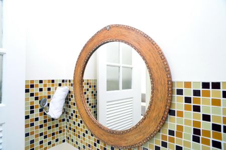 Casa de condomínio à venda com 220m², 5 quartos e 2 vagas Casa de condomínio à venda com 220m², 5 quartos e 2 vagasLavabo