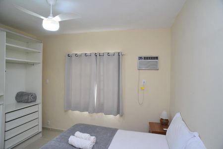 Casa de condomínio à venda com 220m², 5 quartos e 2 vagas Casa de condomínio à venda com 220m², 5 quartos e 2 vagasQuarto 2