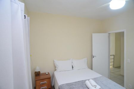 Casa de condomínio à venda com 220m², 5 quartos e 2 vagas Casa de condomínio à venda com 220m², 5 quartos e 2 vagasQuarto 2