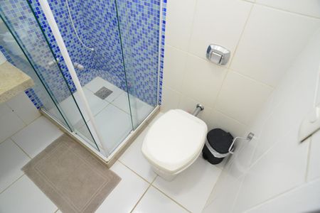 Casa de condomínio à venda com 220m², 5 quartos e 2 vagas Casa de condomínio à venda com 220m², 5 quartos e 2 vagasBanheiro Social