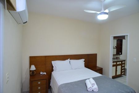 Casa de condomínio à venda com 220m², 5 quartos e 2 vagas Casa de condomínio à venda com 220m², 5 quartos e 2 vagasSuíte Principal