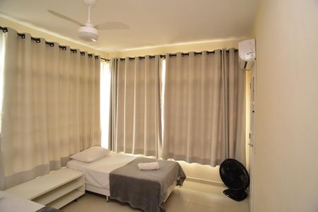 Casa de condomínio à venda com 220m², 5 quartos e 2 vagas Casa de condomínio à venda com 220m², 5 quartos e 2 vagasQuarto 3