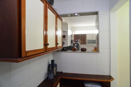 Casa de condomínio à venda com 220m², 5 quartos e 2 vagas Casa de condomínio à venda com 220m², 5 quartos e 2 vagasÁrea de Serviço