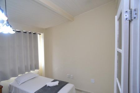 Casa de condomínio à venda com 220m², 5 quartos e 2 vagas Casa de condomínio à venda com 220m², 5 quartos e 2 vagasQuarto 1