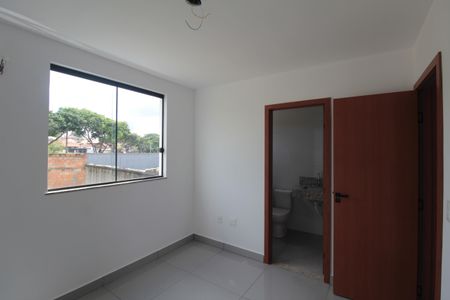 Casa à venda com 152m², 3 quartos e 1 vagaSuíte