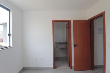 Casa à venda com 152m², 3 quartos e 1 vagaSuíte