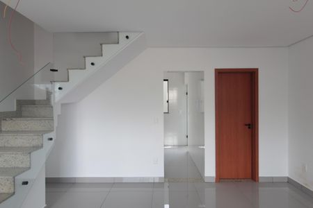 Sala de casa à venda com 3 quartos, 152m² em Santa Amelia, Belo Horizonte