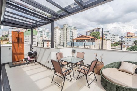 Apartamento à venda com 216m², 4 quartos e 3 vagas Apartamento à venda com 216m², 4 quartos e 3 vagasCobertura