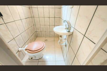 Casa à venda com 250m², 6 quartos e sem vaga Casa à venda com 250m², 6 quartos e sem vagaBanheiro