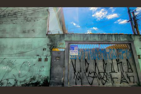 Casa à venda com 250m², 6 quartos e sem vaga Casa à venda com 250m², 6 quartos e sem vagaFachada com Plaquinha instalada